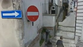 Menza a via: il terzo e ultimo brano hip hop di Robert e Frank, prima dello stop definitivo, con altri 3 amici di S. Giovanni in Fiore, sulla 107. Nella notte di Natale