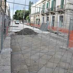 Reggio, polemica sul basolato del Corso Garibaldi: la Soprintendenza annuncia che è pronta a verificare lo stato delle lastre
